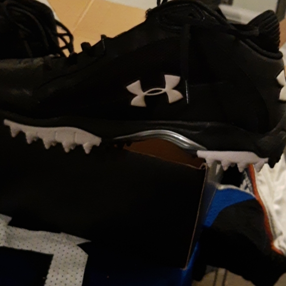 Prototype Under Armour Cleats for turf or Grass !! - Picture 2 of 5
